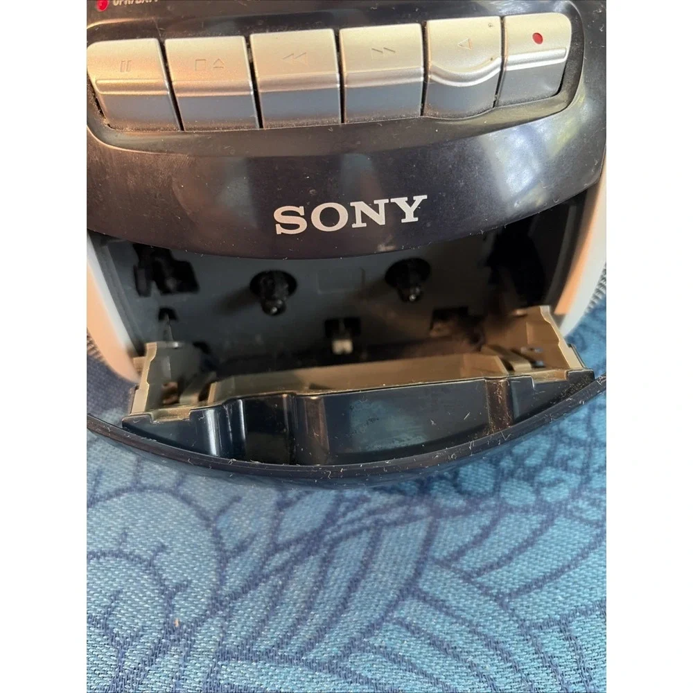 Sony Psyc CFD-E95 with Color Changing Display 2004 Y2K Boombox Works